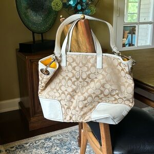 Coach purse in great condition